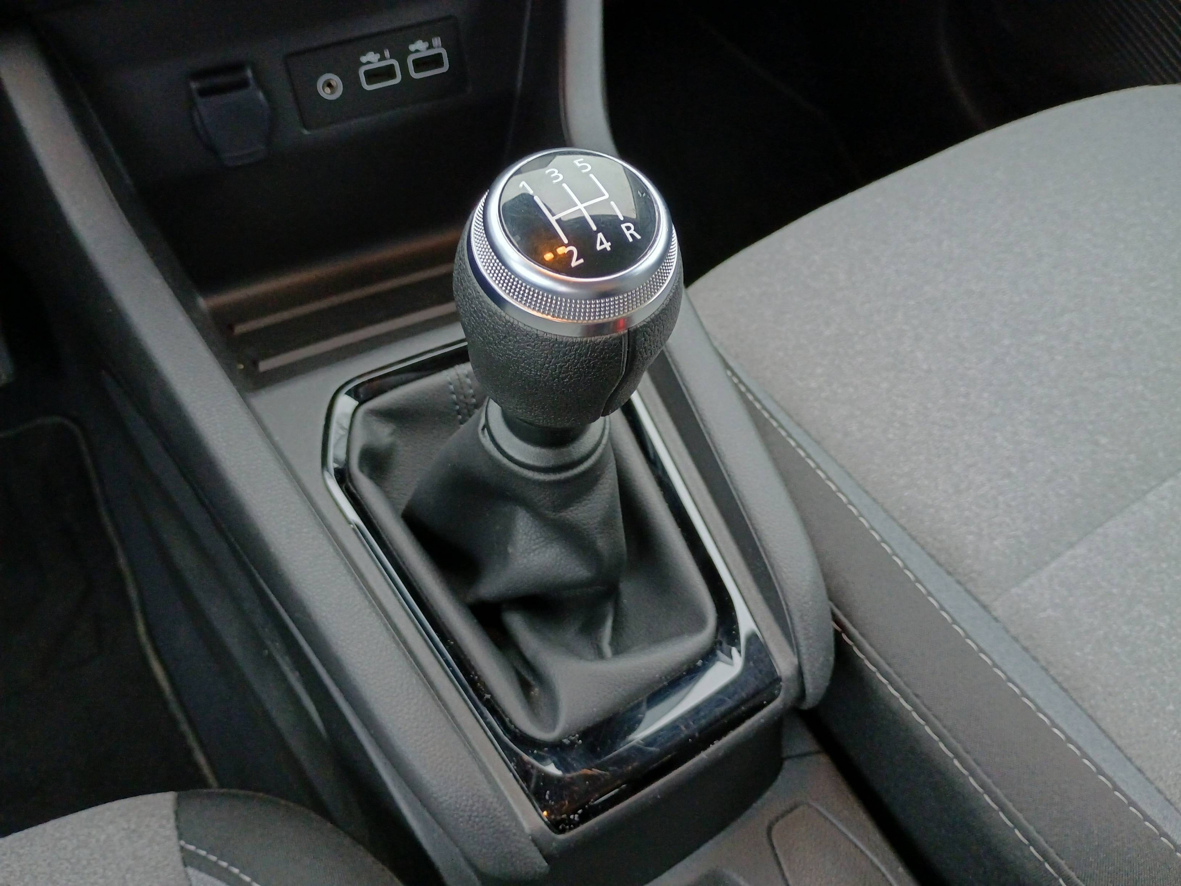 Vente en ligne Renault Clio 5 Clio SCe 65 au prix de 13 290 €