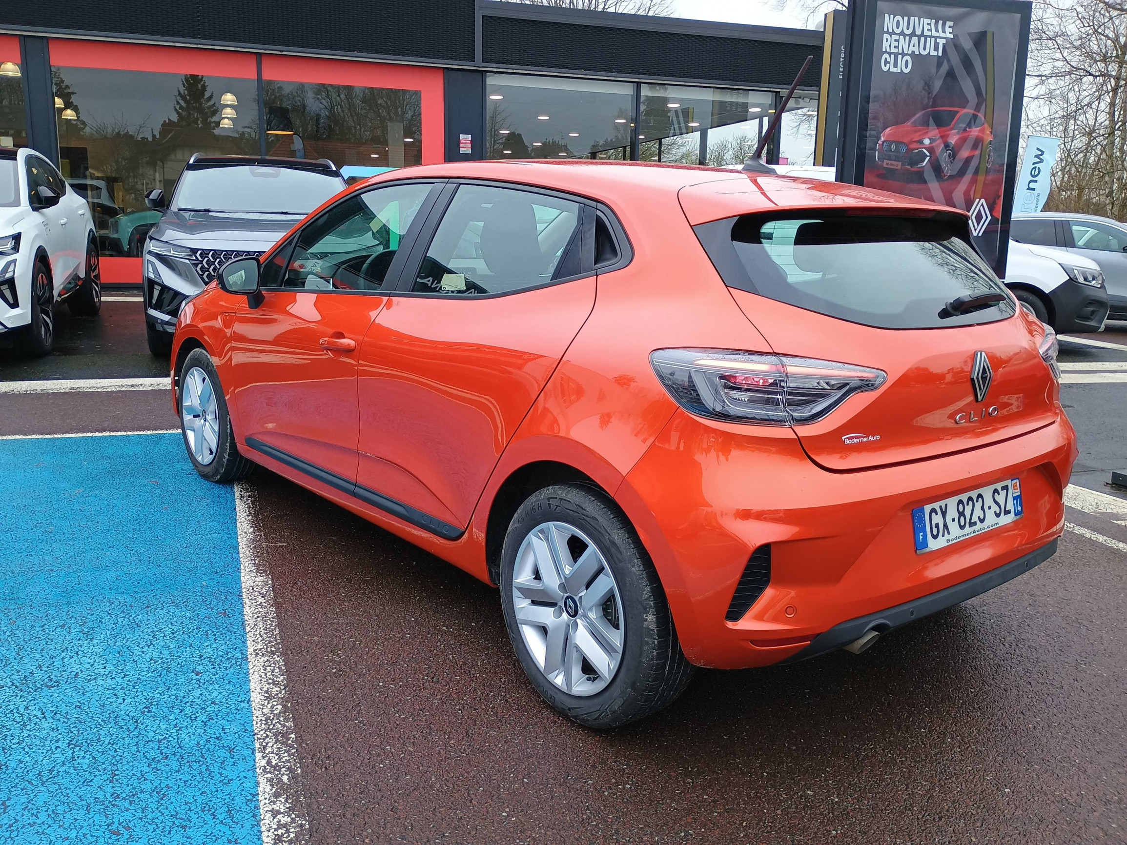 Vente en ligne Renault Clio 5 Clio SCe 65 au prix de 13 290 €