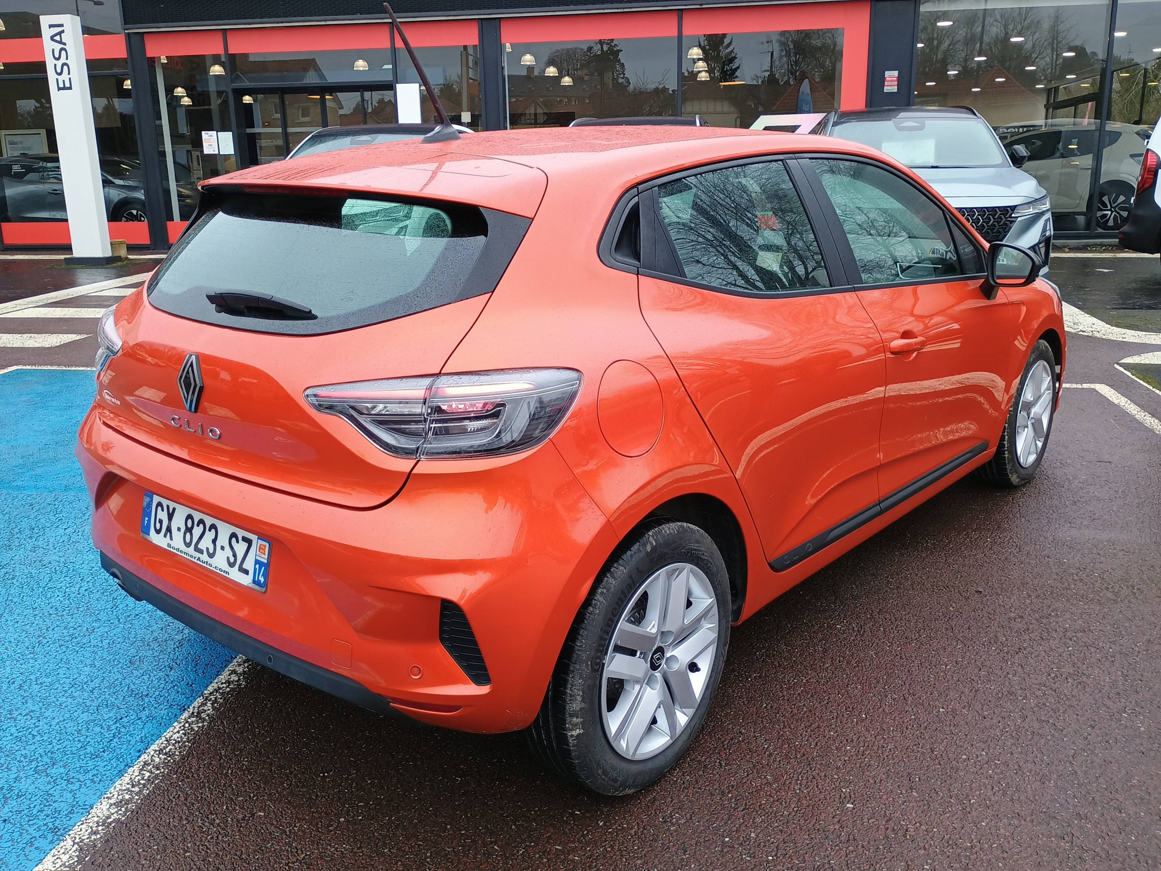 Vente en ligne Renault Clio 5 Clio SCe 65 au prix de 13 290 €