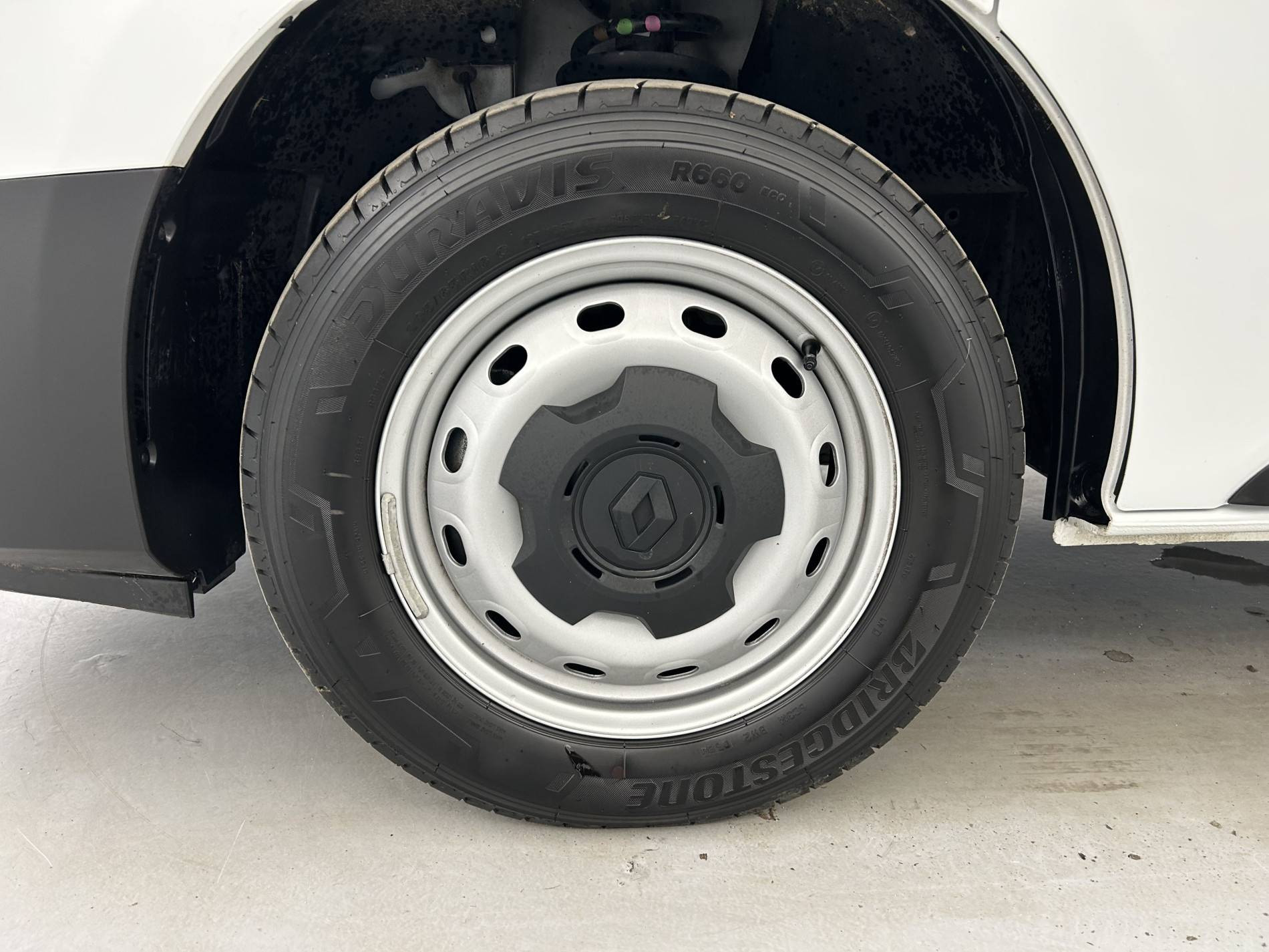 Vente en ligne Renault Trafic 3 Fourgon TRAFIC FG BLUE DCI 130 L1H1 3T GSR2 au prix de 24 990 €