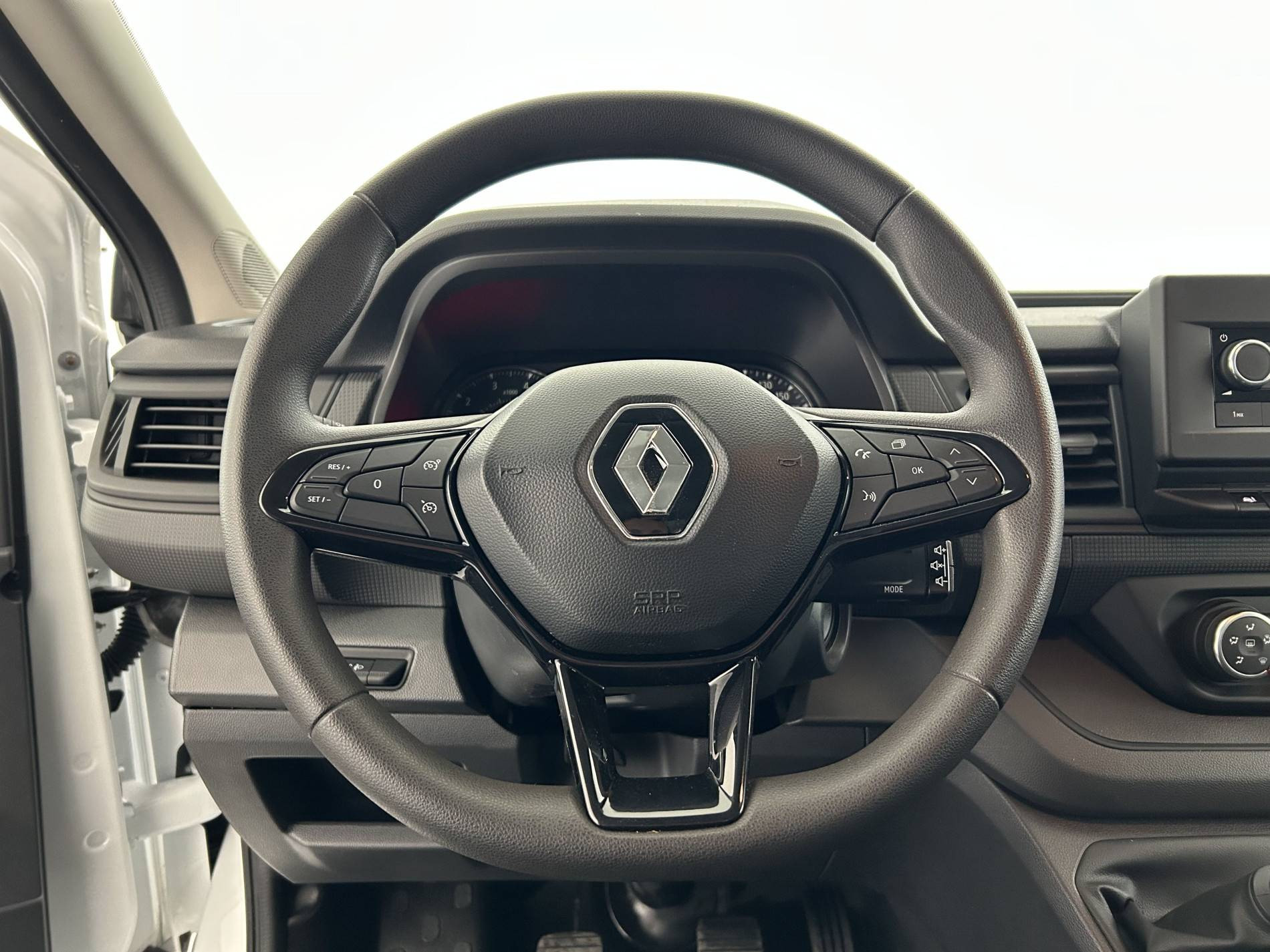 Vente en ligne Renault Trafic 3 Fourgon TRAFIC FG BLUE DCI 130 L1H1 3T GSR2 au prix de 24 990 €