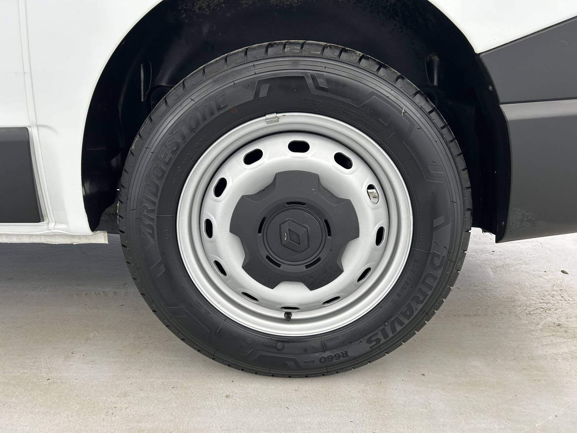 Vente en ligne Renault Trafic 3 Fourgon TRAFIC FG BLUE DCI 130 L1H1 3T GSR2 au prix de 24 990 €