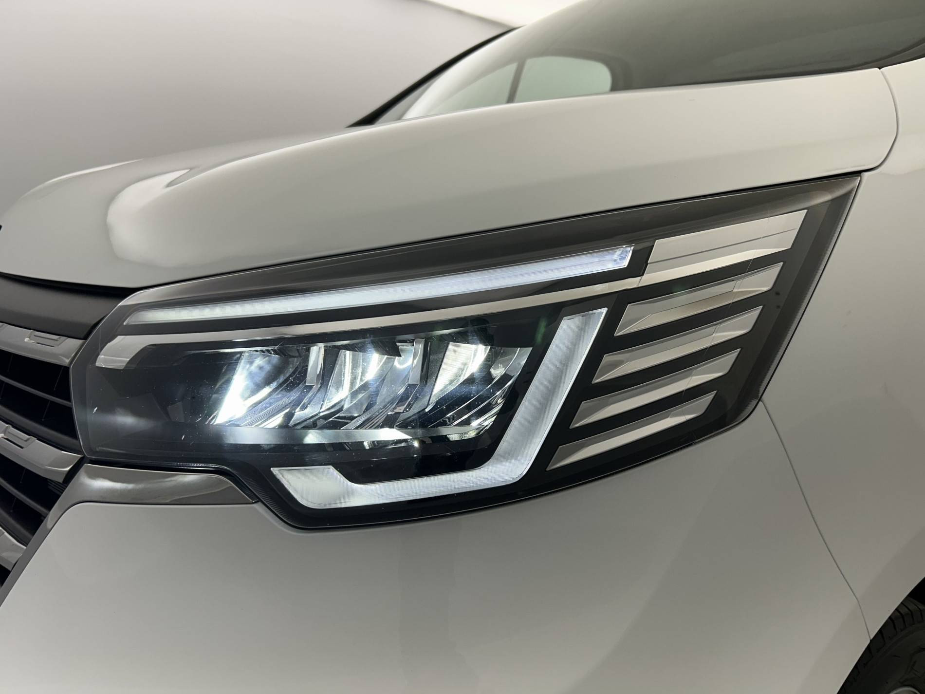 Vente en ligne Renault Trafic 3 Fourgon TRAFIC FG BLUE DCI 130 L1H1 3T GSR2 au prix de 24 990 €