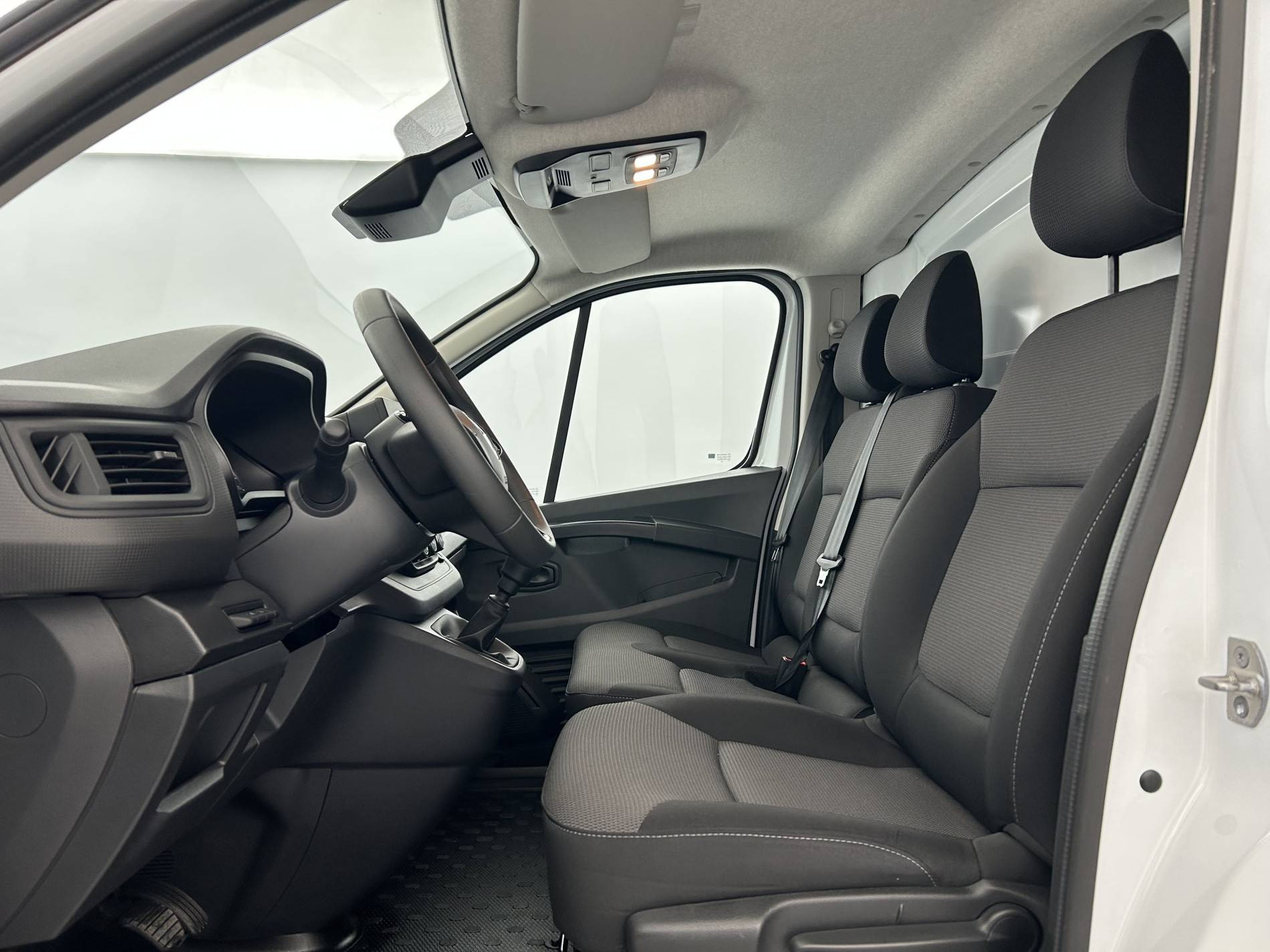 Vente en ligne Renault Trafic 3 Fourgon TRAFIC FG BLUE DCI 130 L1H1 3T GSR2 au prix de 24 990 €