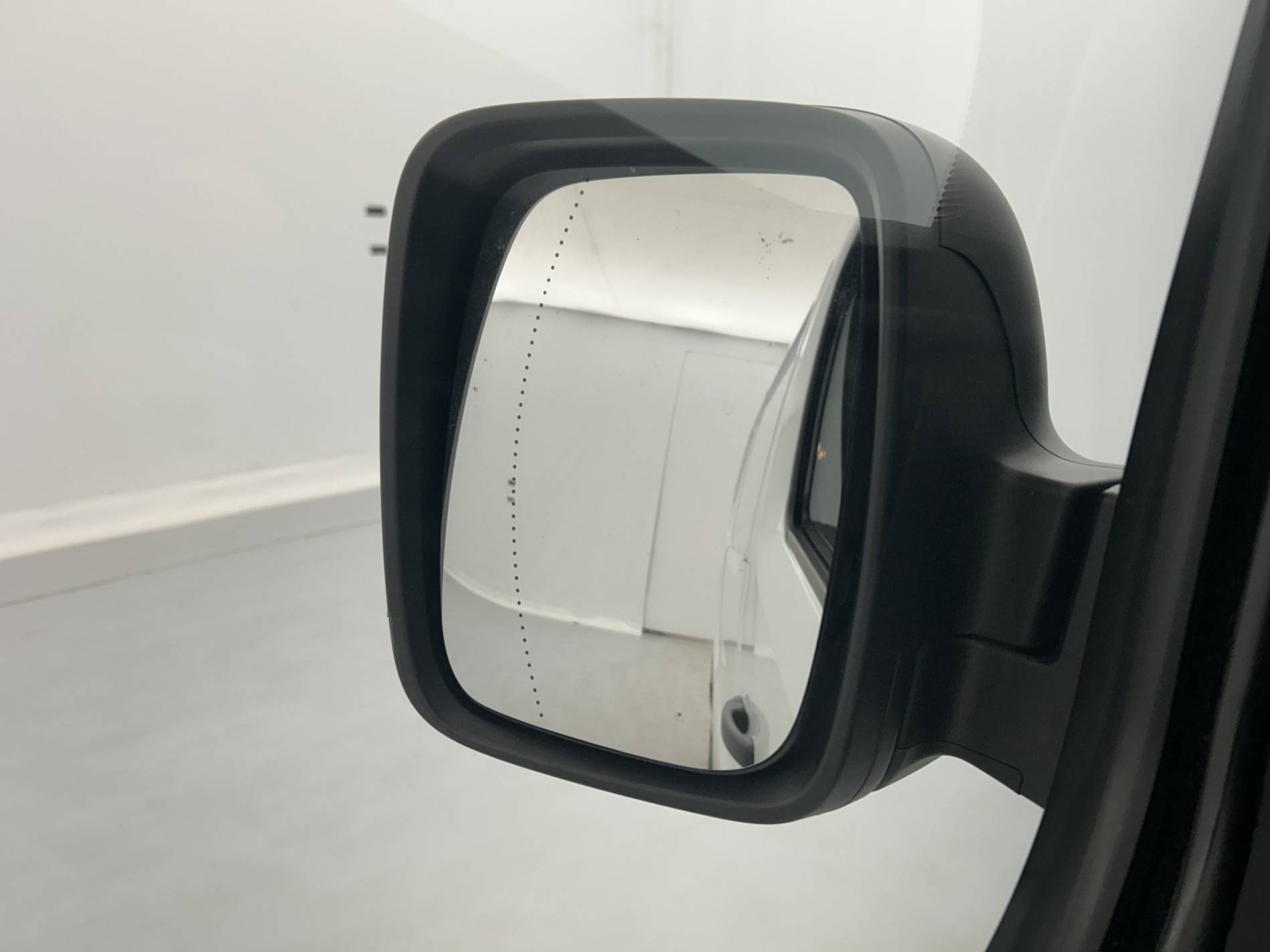 Vente en ligne Renault Trafic 3 Fourgon TRAFIC FG BLUE DCI 130 L1H1 3T GSR2 au prix de 24 990 €