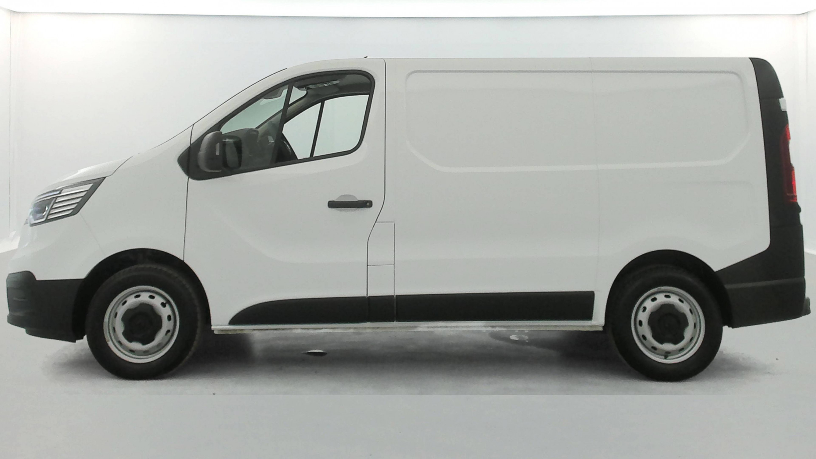 Vente en ligne Renault Trafic 3 Fourgon TRAFIC FG BLUE DCI 130 L1H1 3T GSR2 au prix de 24 990 €