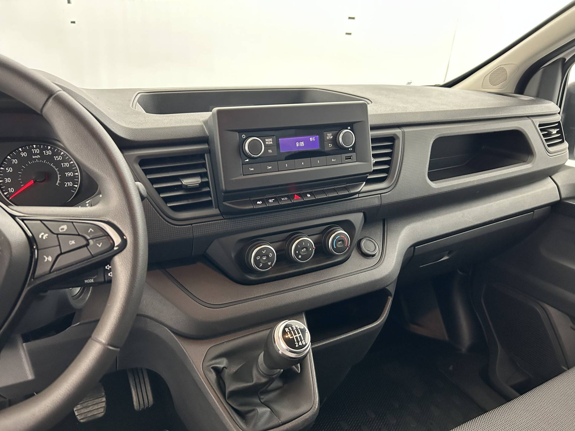 Vente en ligne Renault Trafic 3 Fourgon TRAFIC FG BLUE DCI 130 L1H1 3T GSR2 au prix de 24 990 €