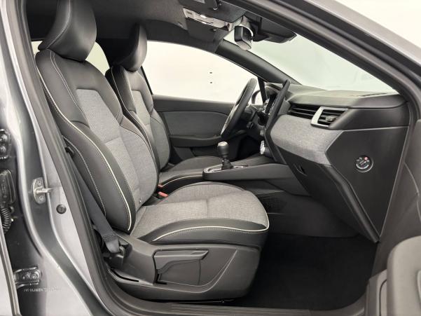 Vente en ligne Renault Clio 5 Clio TCe 90 au prix de 16 500 €