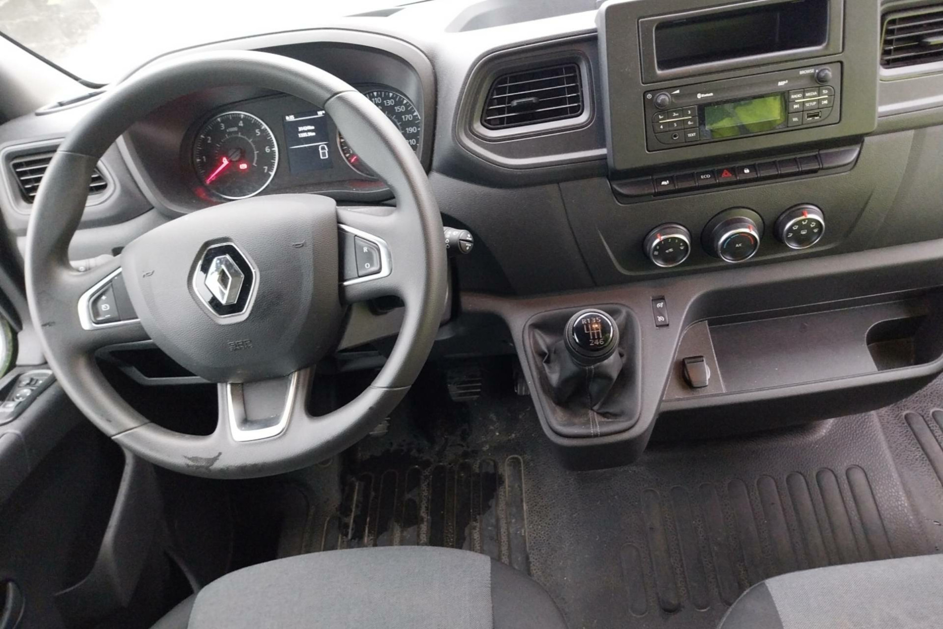 Vente en ligne Renault Master Fourgon MASTER FGN TRAC F3500 L2H2 BLUE DCI 135 au prix de 26 990 €