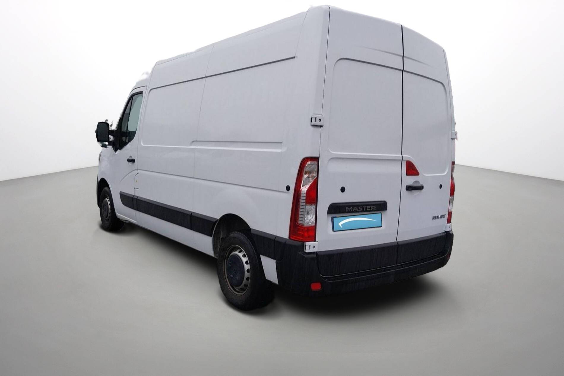 Vente en ligne Renault Master Fourgon MASTER FGN TRAC F3500 L2H2 BLUE DCI 135 au prix de 26 990 €
