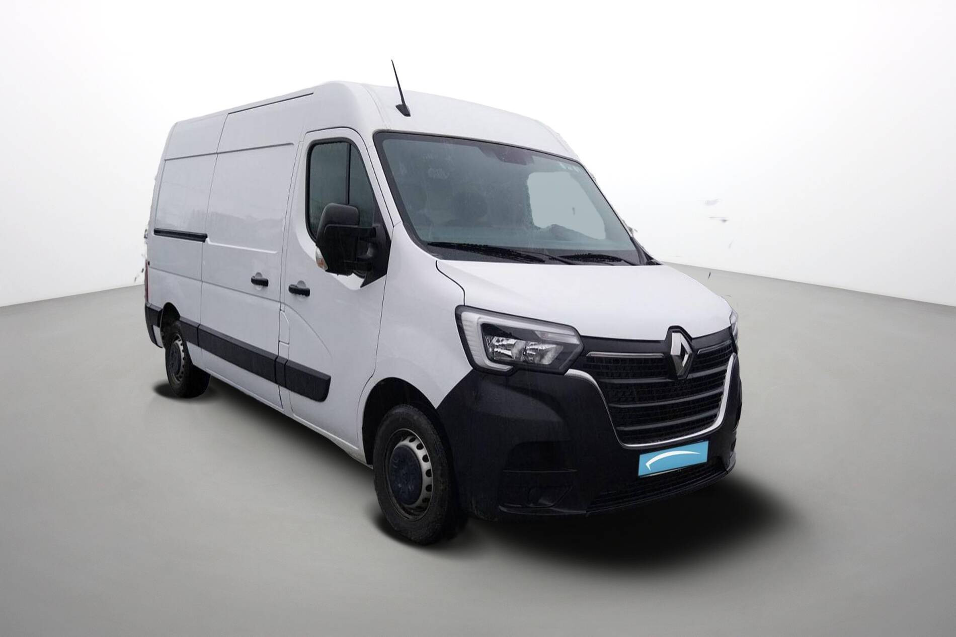 Vente en ligne Renault Master Fourgon MASTER FGN TRAC F3500 L2H2 BLUE DCI 135 au prix de 26 990 €
