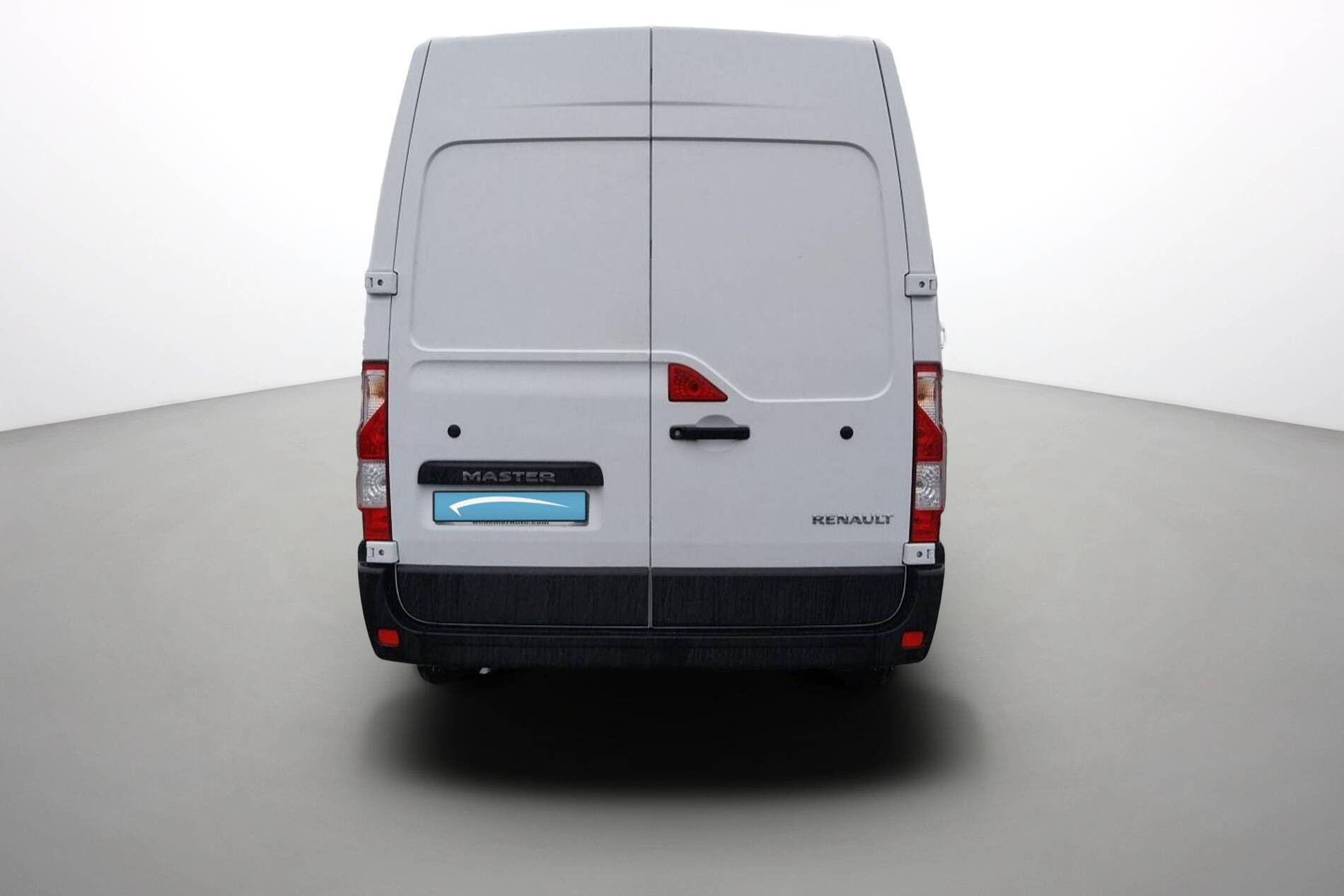 Vente en ligne Renault Master Fourgon MASTER FGN TRAC F3500 L2H2 BLUE DCI 135 au prix de 26 990 €