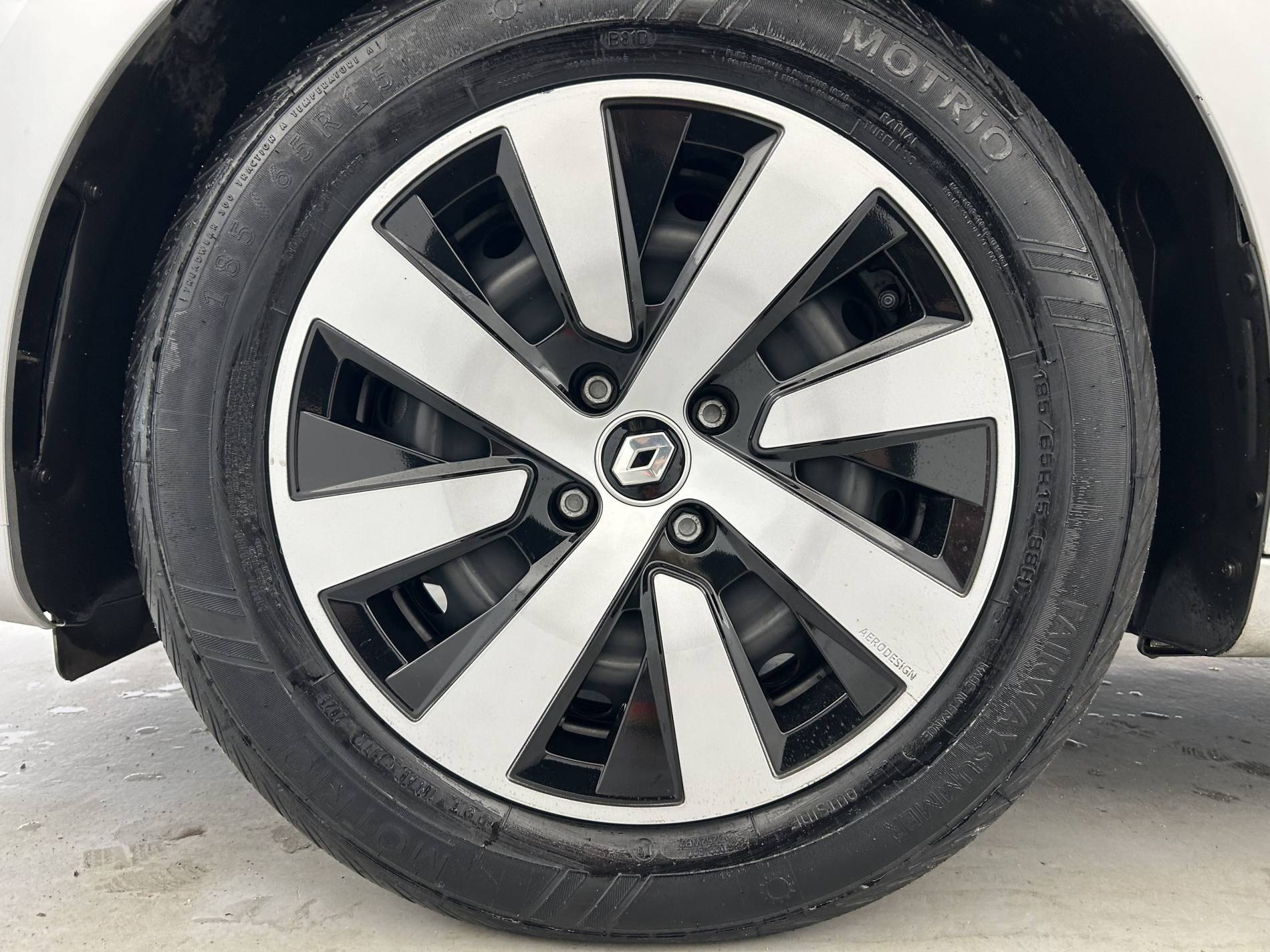 Vente en ligne Renault Clio 5 Clio TCe 90 au prix de 15 490 €