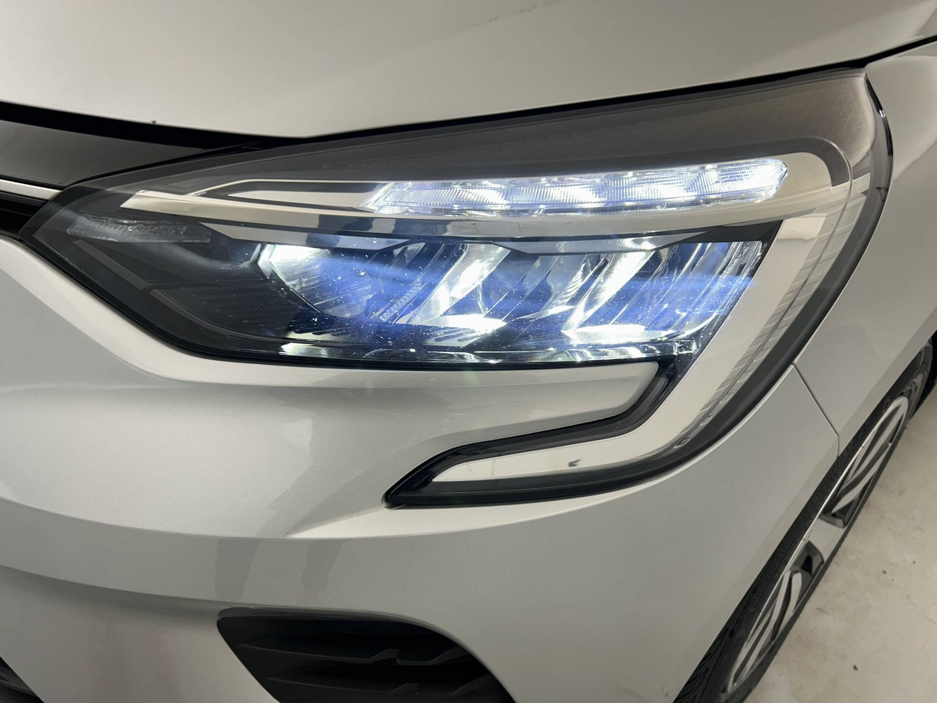 Vente en ligne Renault Clio 5 Clio TCe 90 au prix de 15 490 €