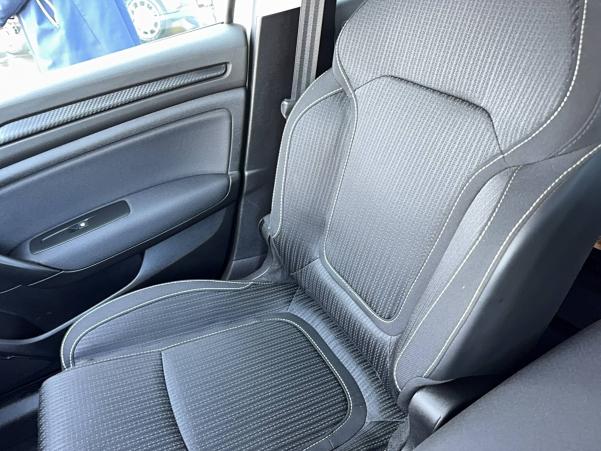 Vente en ligne Renault Megane 4 Estate Mégane IV Estate Blue dCi 95 au prix de 11 990 €