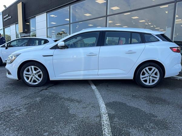 Vente en ligne Renault Megane 4 Estate Mégane IV Estate Blue dCi 95 au prix de 11 990 €