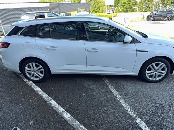 Vente en ligne Renault Megane 4 Estate Mégane IV Estate Blue dCi 95 au prix de 11 990 €