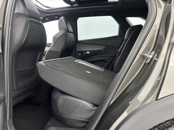 Vente en ligne Peugeot 3008  Hybrid4 300 e-EAT8 au prix de 22 990 €