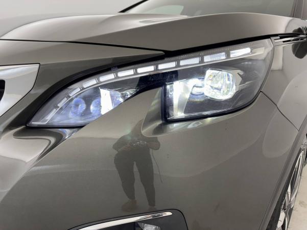 Vente en ligne Peugeot 3008  Hybrid4 300 e-EAT8 au prix de 22 990 €