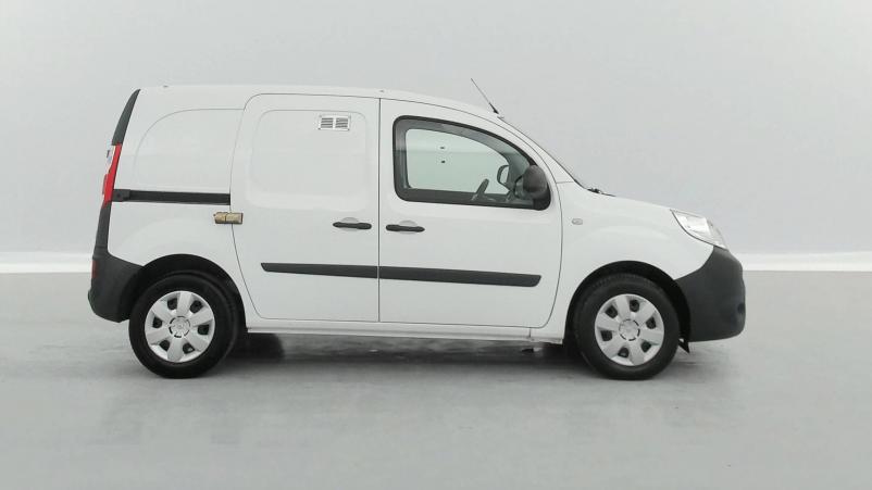 Vente en ligne Renault Kangoo Express  BLUE DCI 95 au prix de 11 490 €