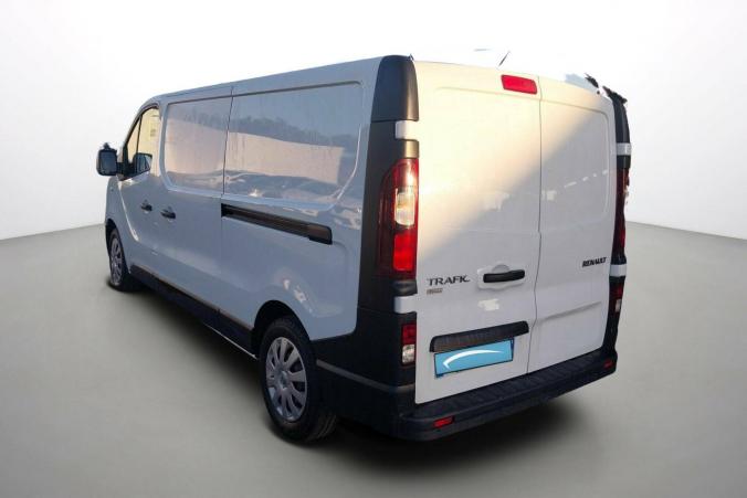 Vente en ligne Renault Trafic 3 Fourgon TRAFIC FGN L2H1 1300 KG DCI 120 au prix de 16 990 €
