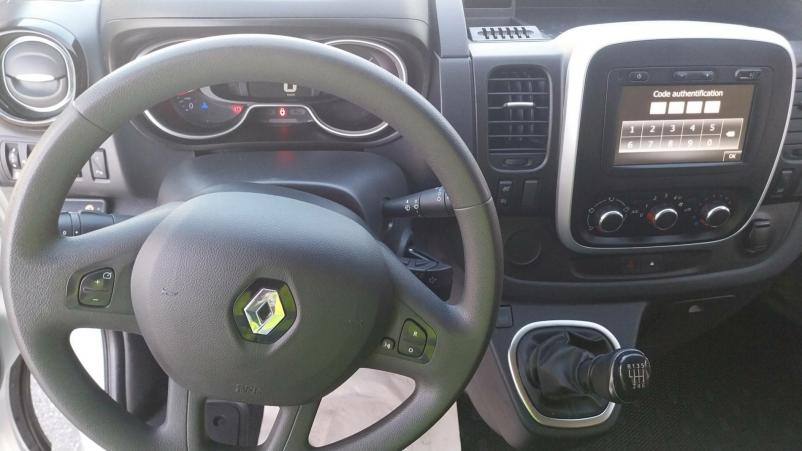 Vente en ligne Renault Trafic 3 Fourgon TRAFIC FGN L2H1 1300 KG DCI 120 au prix de 16 990 €