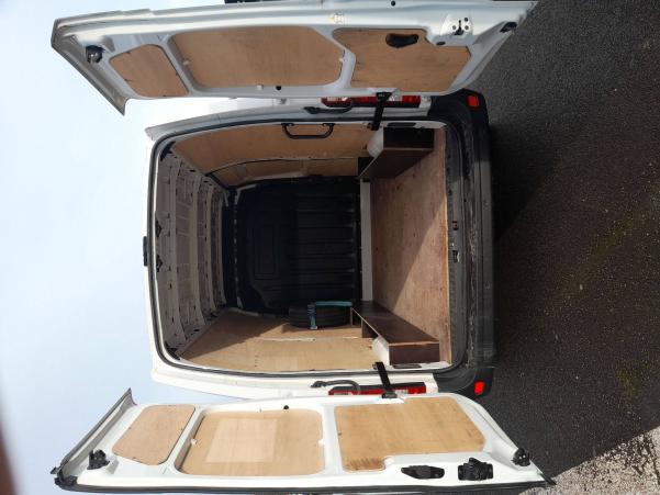 Vente en ligne Renault Master 3 Fourgon MASTER FGN TRAC F3500 L2H2 DCI 135 au prix de 18 990 €