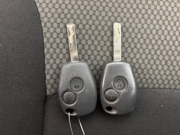 Vente en ligne Renault Kangoo Express  BLUE DCI 95 au prix de 11 990 €