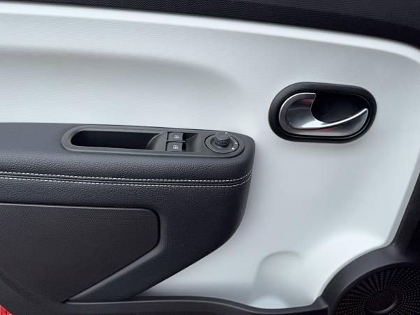 Vente en ligne Renault Twingo Electrique Twingo III E-Tech au prix de 13 990 €