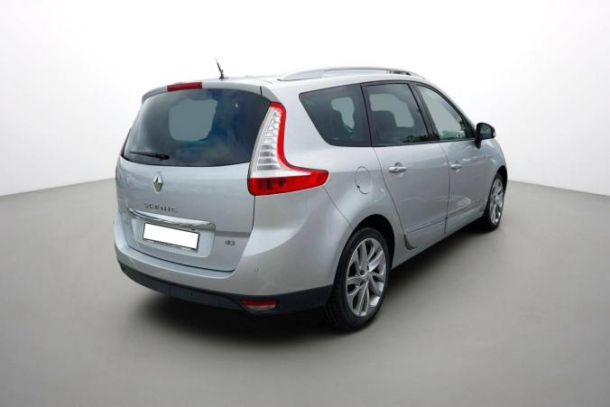 Vente en ligne Renault Grand Scenic 3 Grand Scénic dCi 130 Energy au prix de 11 990 €