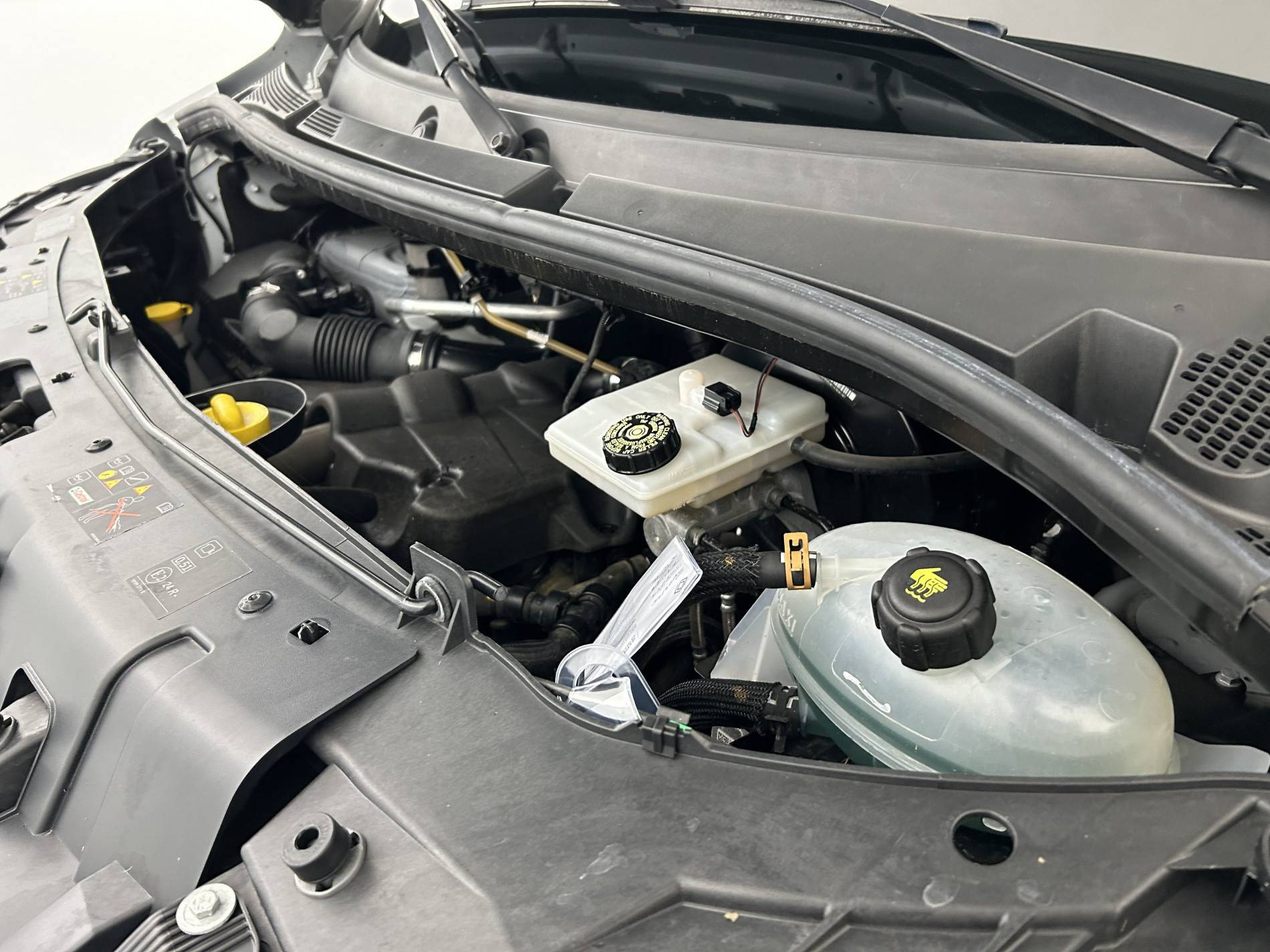 Vente en ligne Renault Master Fourgon MASTER FGN TRAC F3500 L2H2 DCI 135 au prix de 22 990 €