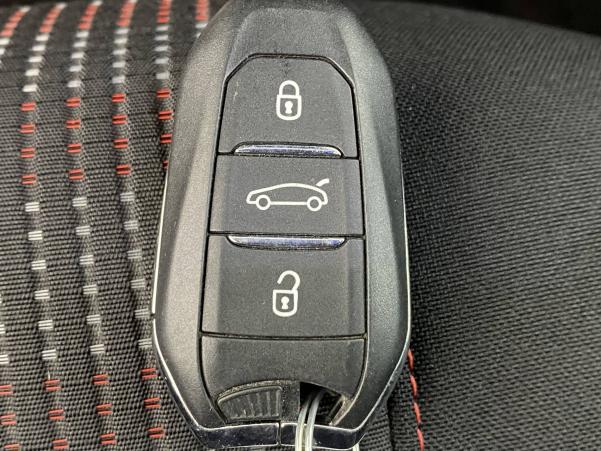 Vente en ligne Peugeot 308  1.2 PureTech 130ch S&S BVM6 au prix de 11 490 €
