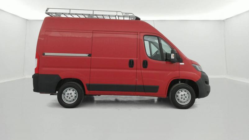 Vente en ligne Peugeot Boxer Fourgon BOXER TOLE 330 L1H2 BLUEHDI 130 au prix de 21 990 €