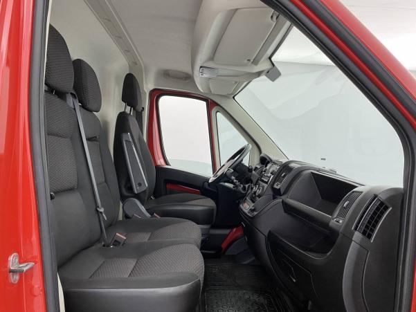 Vente en ligne Peugeot Boxer Fourgon BOXER TOLE 330 L2H1 BLUEHDI 120 S&S au prix de 23 990 €