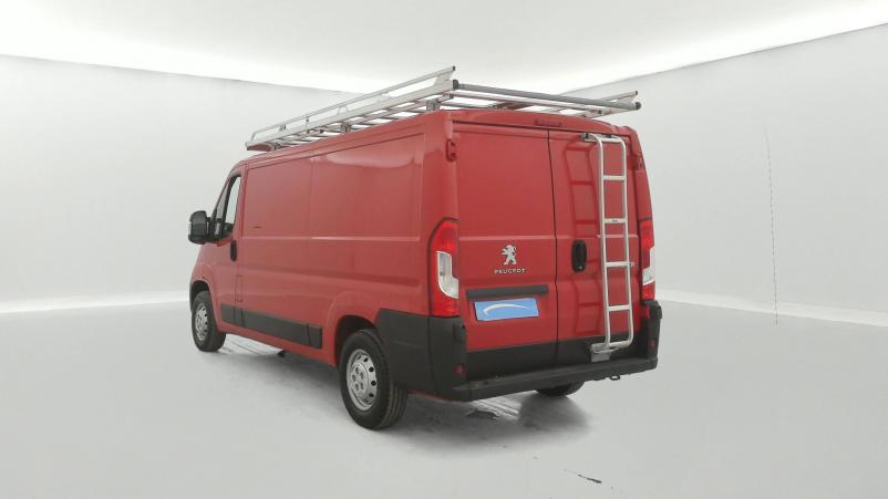 Vente en ligne Peugeot Boxer Fourgon BOXER TOLE 330 L2H1 BLUEHDI 120 S&S au prix de 23 990 €