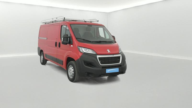 Vente en ligne Peugeot Boxer Fourgon BOXER TOLE 330 L2H1 BLUEHDI 120 S&S au prix de 23 990 €