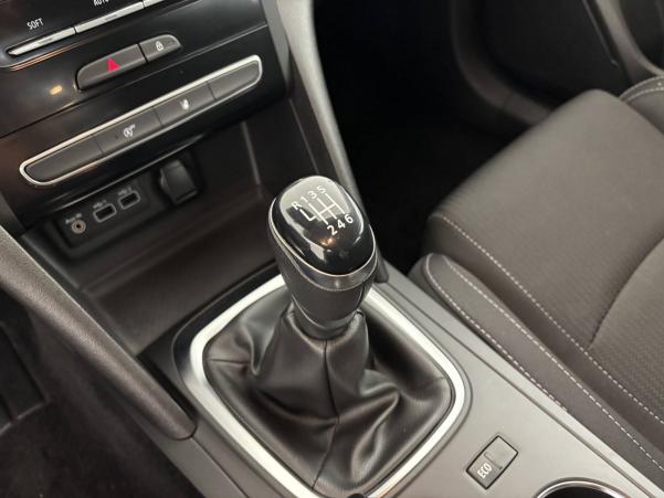 Vente en ligne Renault Megane 4 Mégane IV Berline Blue dCi 115 au prix de 16 490 €