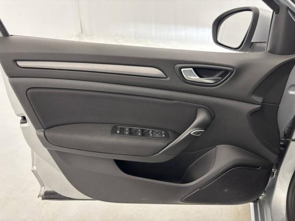 Vente en ligne Renault Megane 4 Mégane IV Berline Blue dCi 115 au prix de 16 490 €