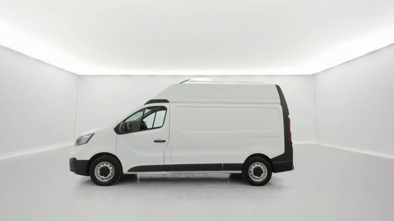 Vente en ligne Renault Trafic 3 Fourgon TRAFIC FGN L2H2 3000 KG BLUE DCI 150 au prix de 28 990 €