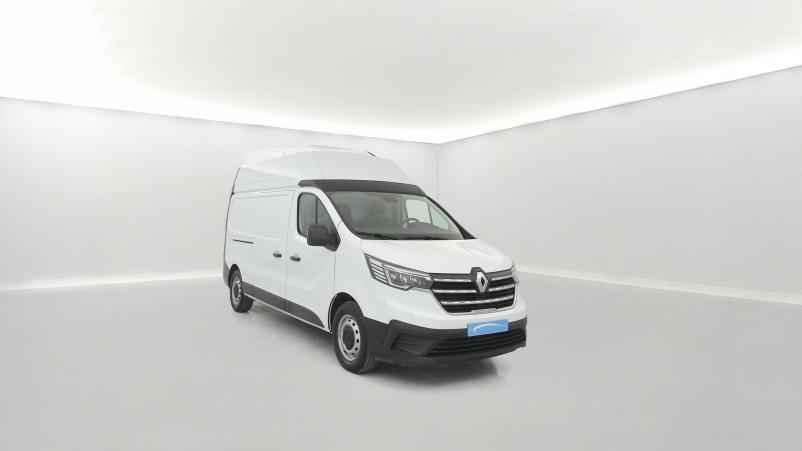 Vente en ligne Renault Trafic 3 Fourgon TRAFIC FGN L2H2 3000 KG BLUE DCI 150 au prix de 28 990 €