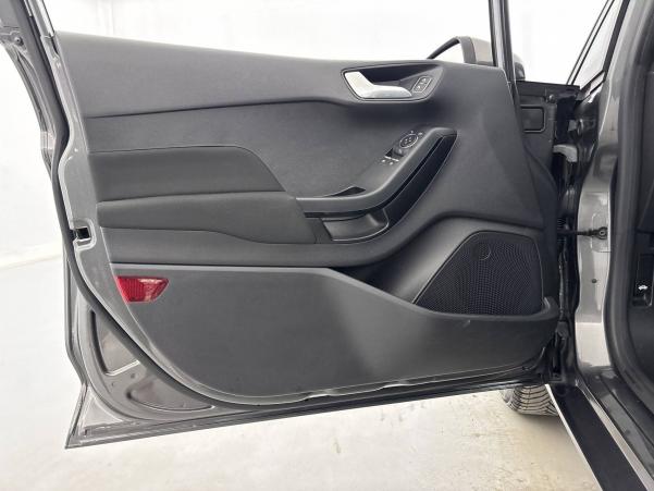 Vente en ligne Ford Fiesta  1.1 85 ch BVM5 au prix de 10 990 €
