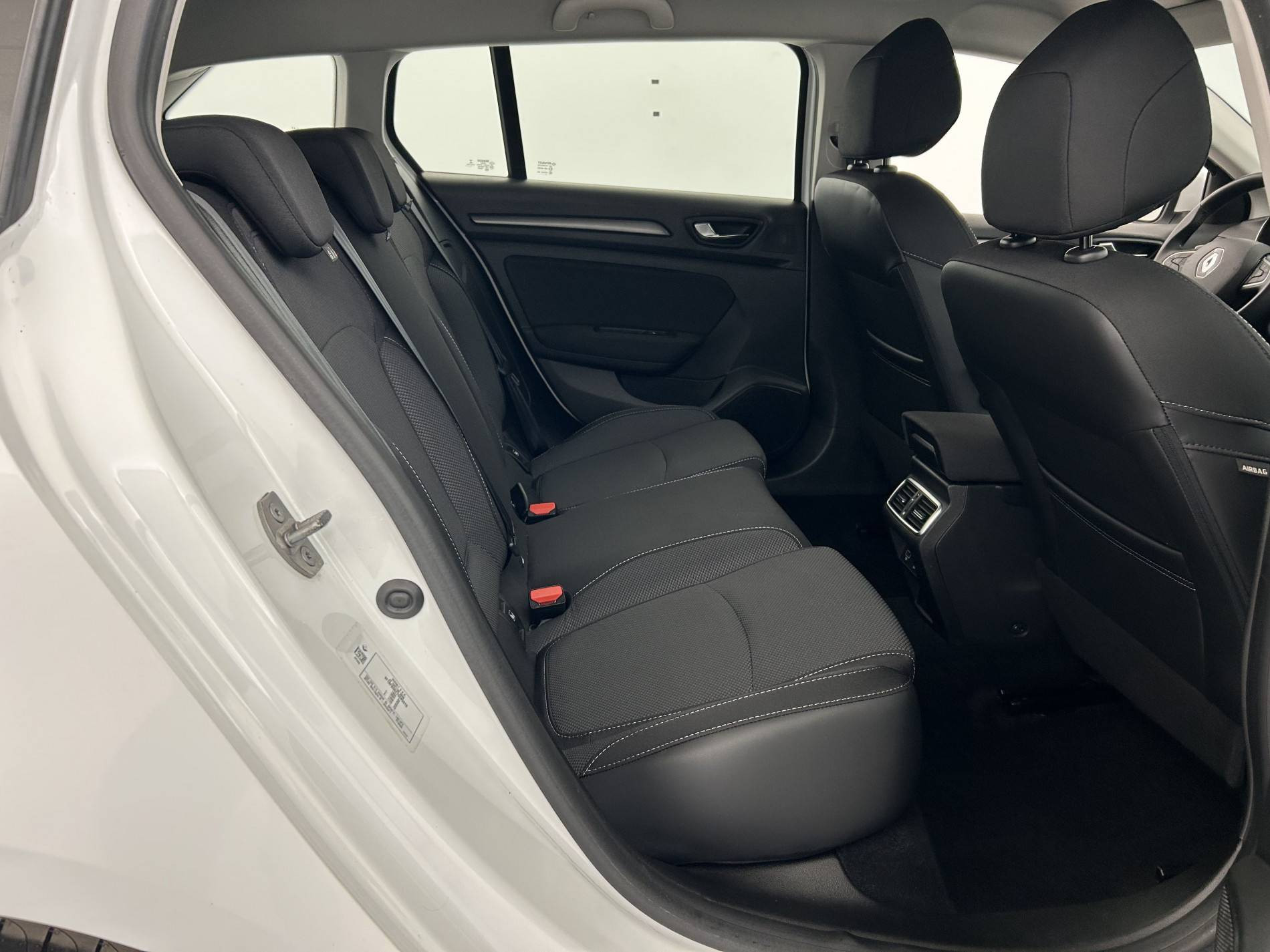 Vente en ligne Renault Megane 4 Estate  Blue dCi 115 au prix de 12 990 €