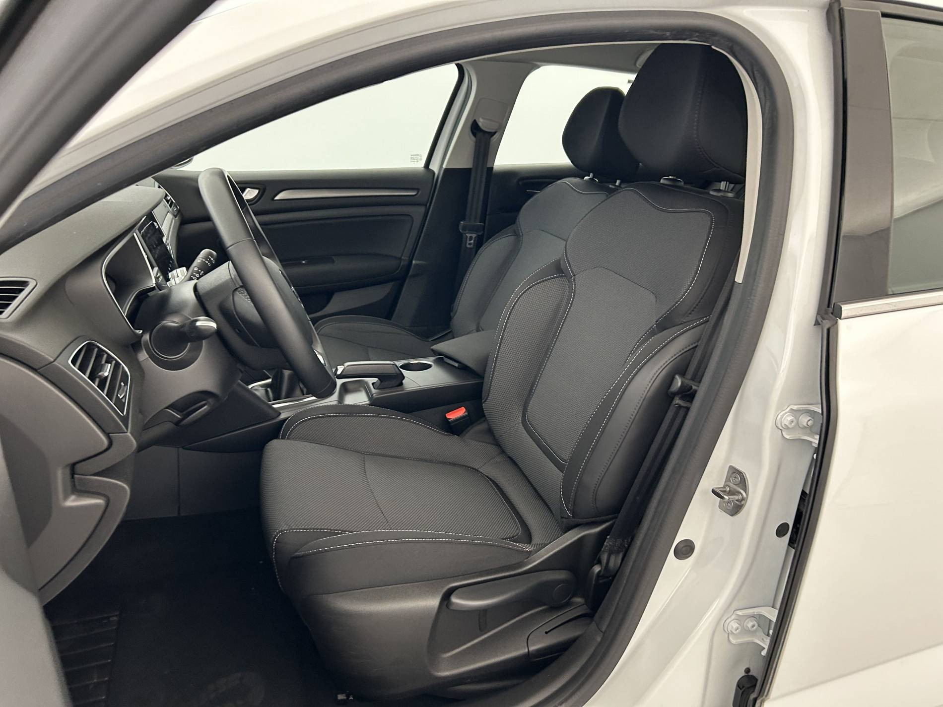 Vente en ligne Renault Megane 4 Estate  Blue dCi 115 au prix de 12 990 €