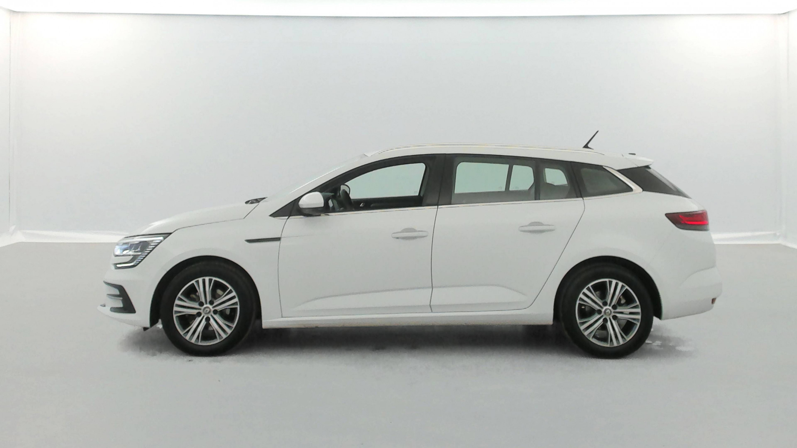 Vente en ligne Renault Megane 4 Estate  Blue dCi 115 au prix de 12 990 €