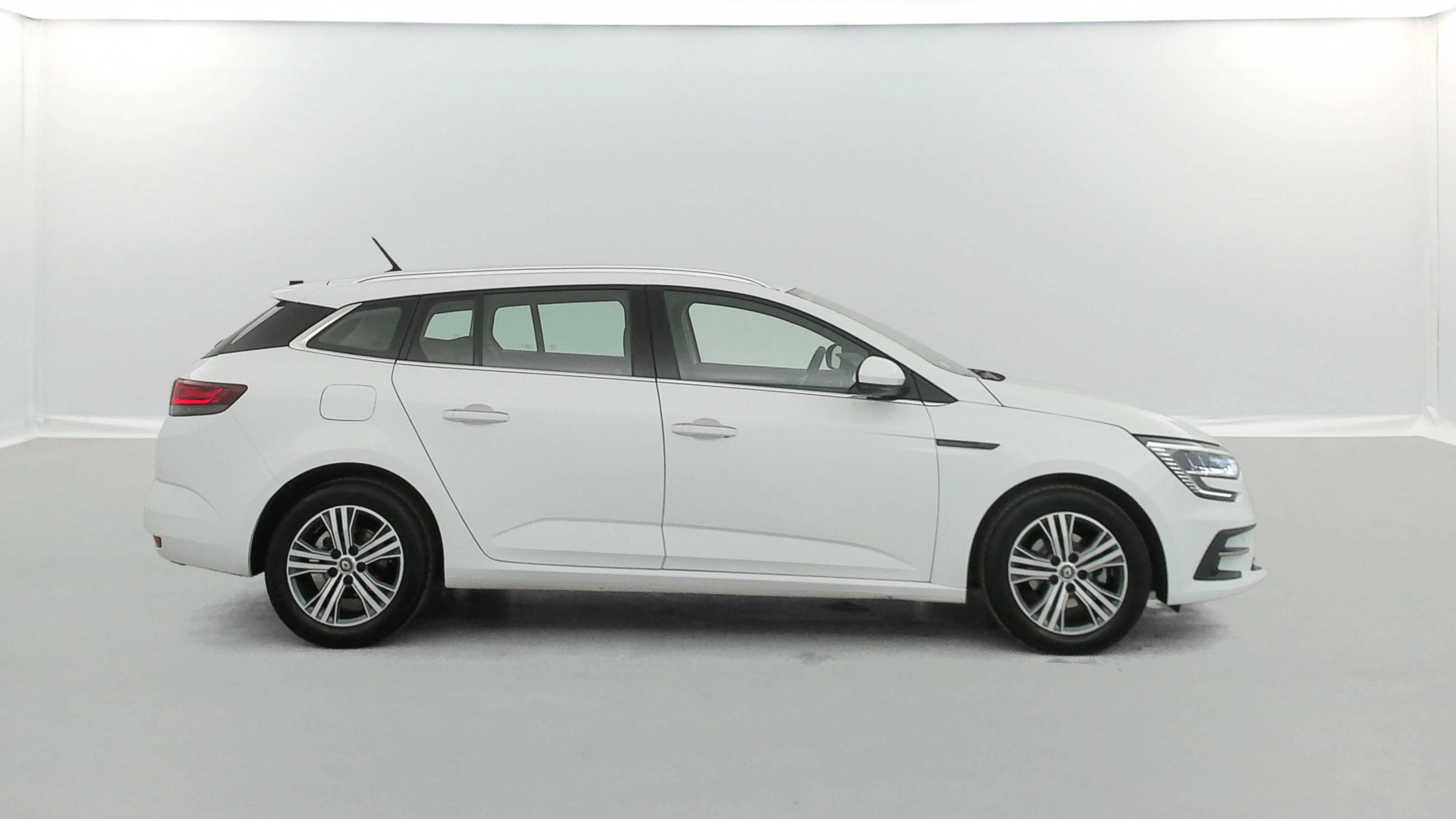 Vente en ligne Renault Megane 4 Estate  Blue dCi 115 au prix de 12 990 €