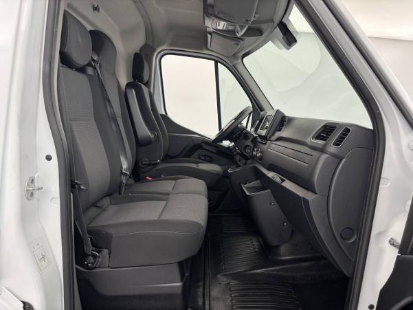 Vente en ligne Renault Master 3 Fourgon MASTER FGN TRAC F3500 L2H2 DCI 135 au prix de 20 490 €