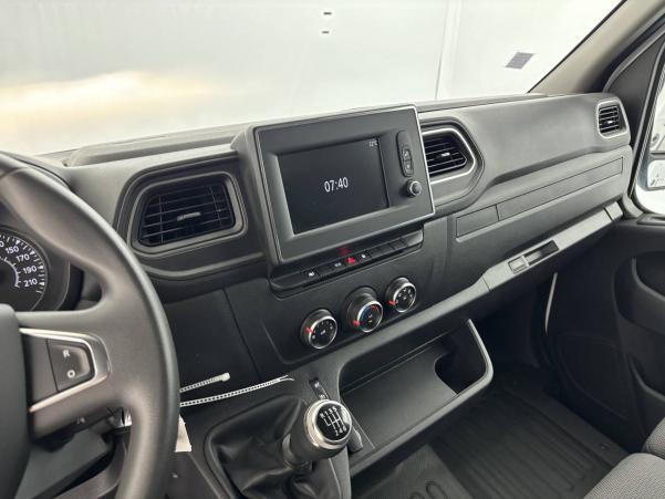 Vente en ligne Renault Master Fourgon MASTER FGN TRAC F3500 L2H2 DCI 135 au prix de 21 120 €