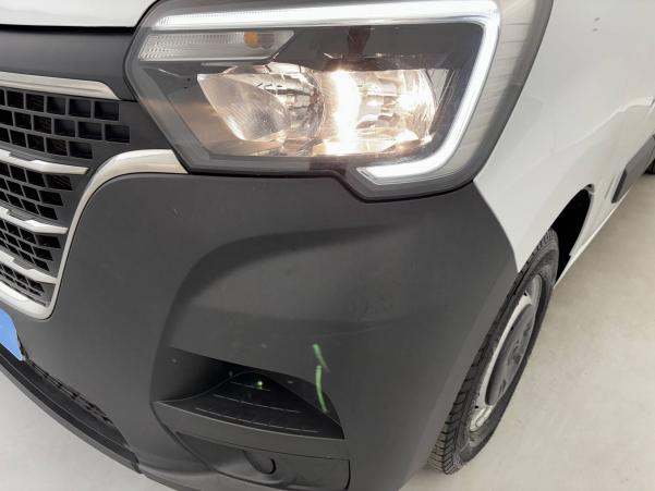 Vente en ligne Renault Master Fourgon MASTER FGN TRAC F3500 L2H2 DCI 135 au prix de 21 120 €