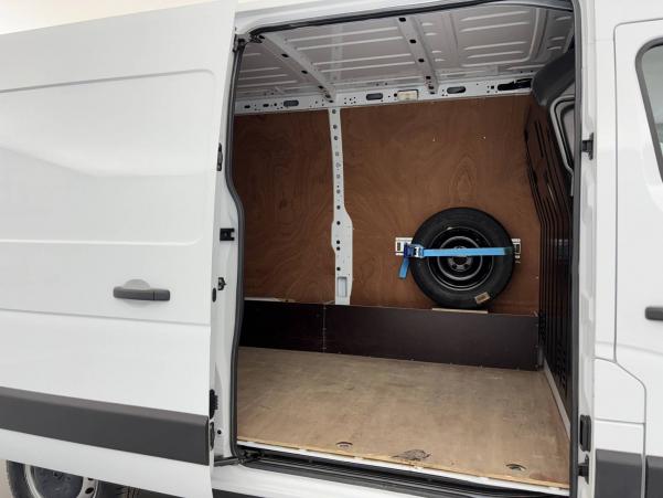 Vente en ligne Renault Master Fourgon MASTER FGN TRAC F3500 L2H2 DCI 135 au prix de 21 120 €