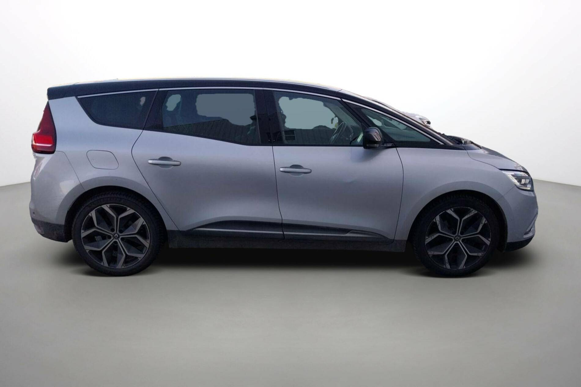 Vente en ligne Renault Grand Scenic 4 Grand Scenic TCe 140 FAP - 21 au prix de 18 990 €